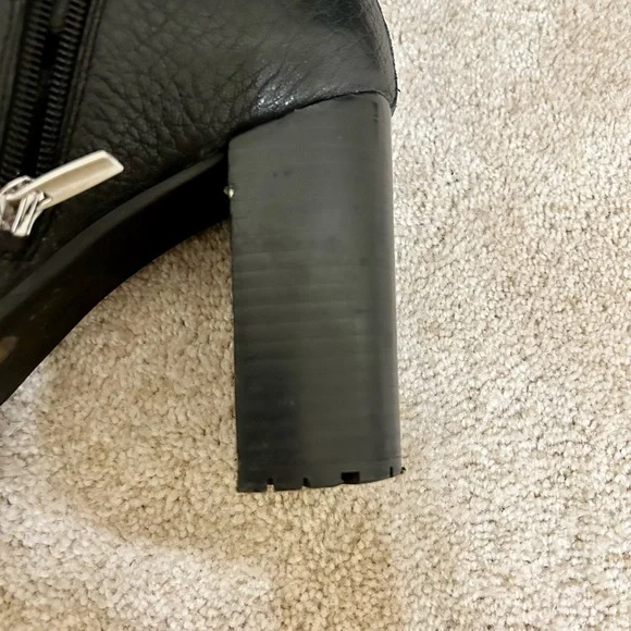 Vince Camuto Elison Luge Sole Bootie - Picture 10 of 15